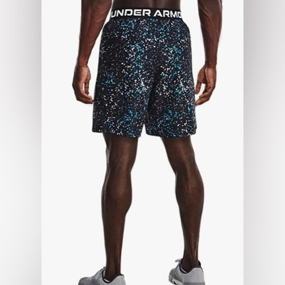 NWT Under Armour Mens Adapt Lightweight Loose Fit 8" Training Shorts Size Medium